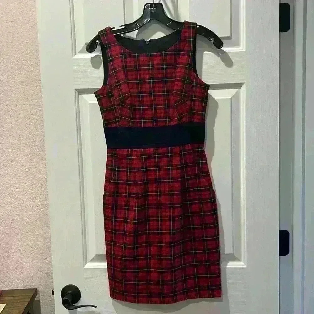 B.Smart. Tartan Plaid sheath dress. Size 3/4